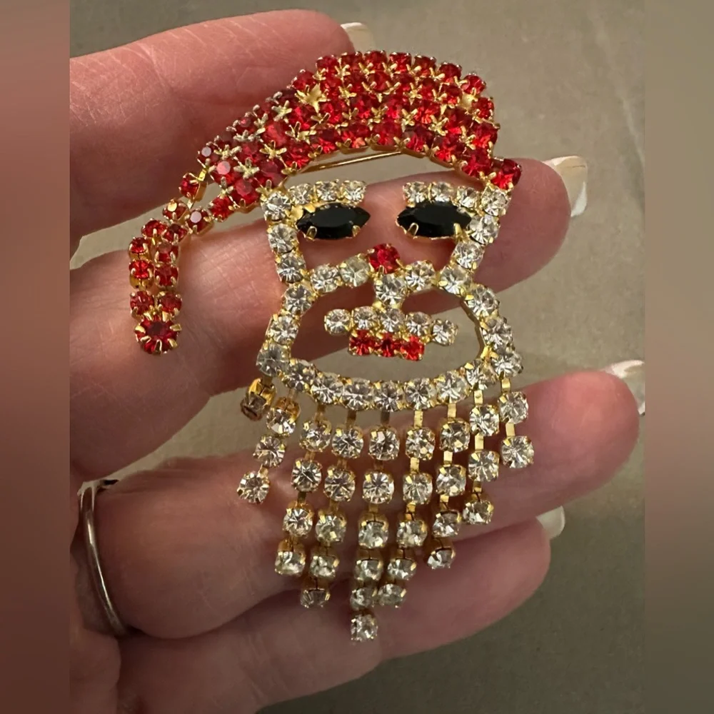 Vintage Rhinestone Santa Claus Pin Fringe Beard‎